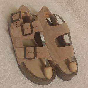 NWOB Foot Levelers nubuck suedeleather sandals wm. Sz.36 Birkenstock look alike.